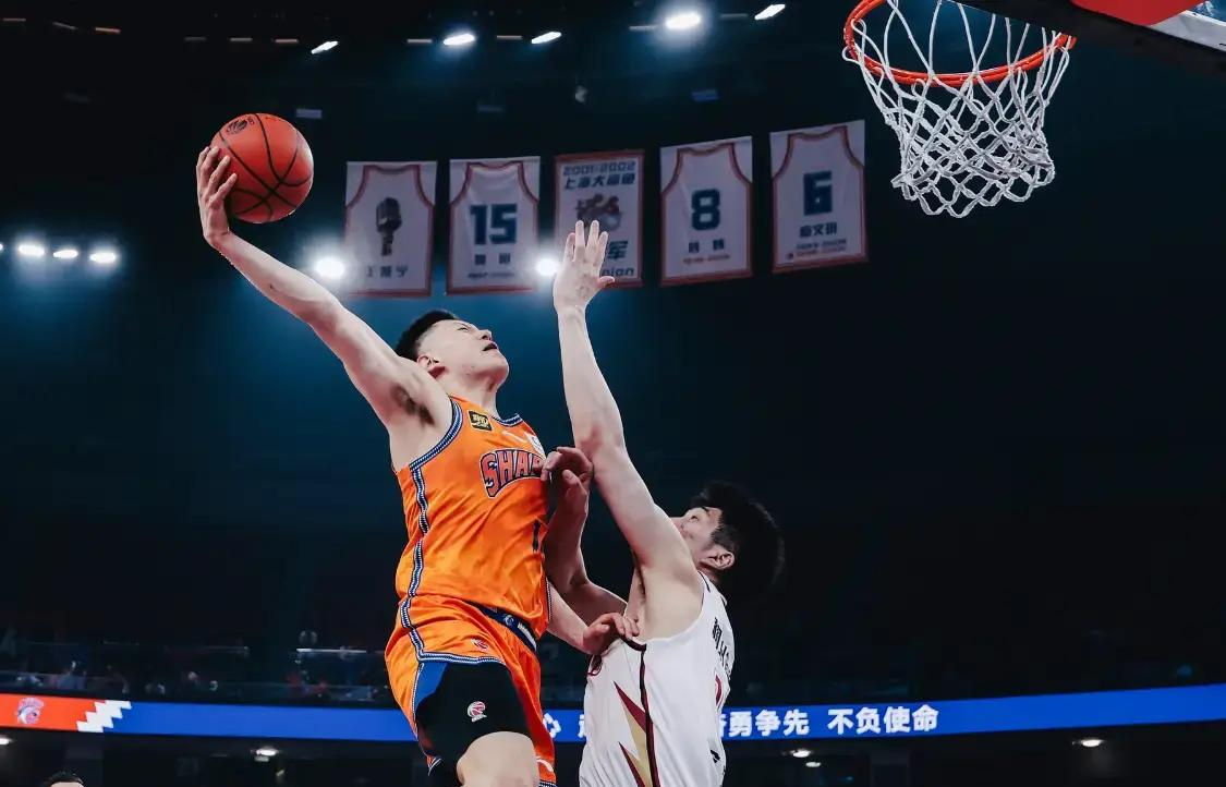 林崴31分同曦不敌广东李弘权26分上海胜四川
